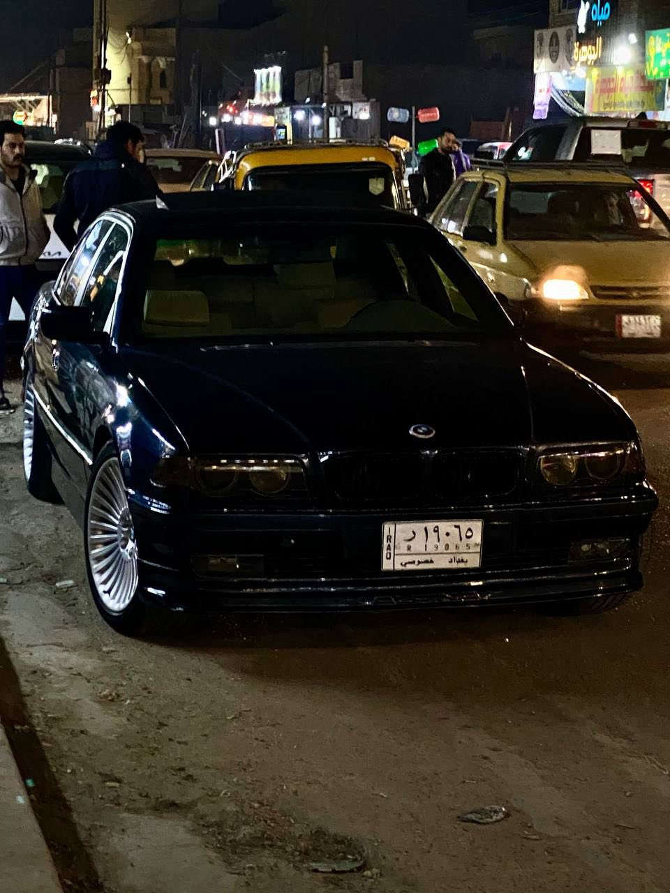 السلام عليكم من رخصتك ادمن بي ام دبليو كاسحة موديل 1998 مكينه40 السياره حلوه رقم بغداد تبريد ثلج كير ومحرك وداخل وخارج كله بجيس كفاله السياره متعوب عليها ويل باخره تخم تاي جديد السعر 110وبيها مجال ترهم بيع او مراوس رقم الهاتف ***********
