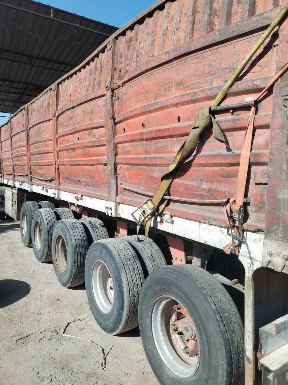 سلام عليكم عربانه اوربيه خمس محاور شريط عمل كير ١٤ اربع دناكير واحد فوزيلا سعر ٩٠ بيه مجال للستفسار ***********
