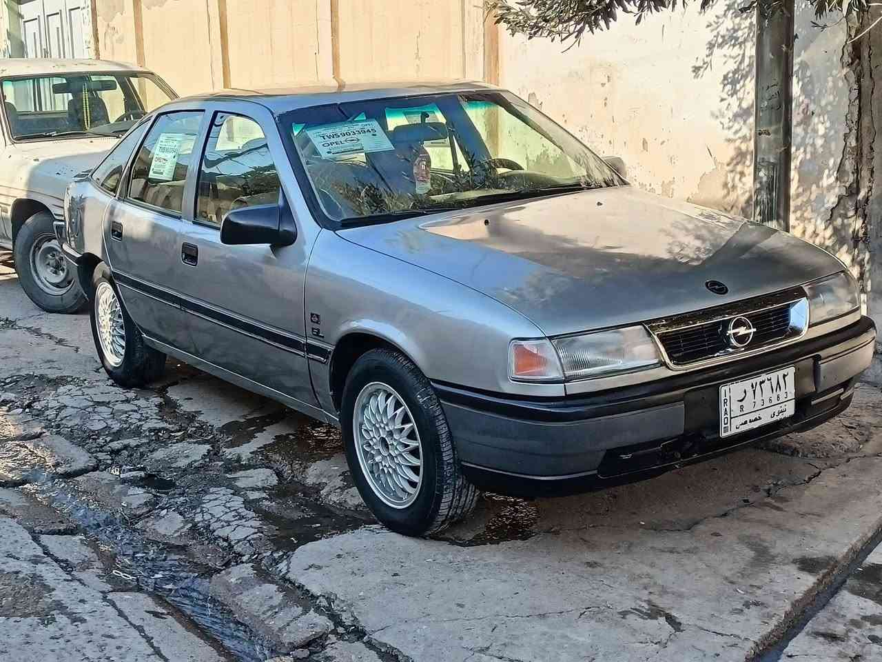 السلام عليكم.؟ 
اوبل فكتر مديل 1992✅
حجم المحرك 18✅
سنويه عظم 2029 تنتهي ✅
كابون بانزين بيهاااا.؟ ✅
السيارة مصبوغه جماليه بيها ملاحظة معجون قليل.! ✅
كير محرك شرط.. ✅
مابيهااا ( اي ضرار شرط.. ✅
داخل نضيف 100٪... ✅
طخم امامي +خلفي جديد شرط ✅
السعر 45 بيهاا مجال شيء بسيط للطيبين. ✅
اذا مو شراي لاتكسر بيهااااا 
الرقم (***********)
الرقم (‏‪0775 859 7448‬‏) 
الله يرزق الجميع انشاء الله ♥
