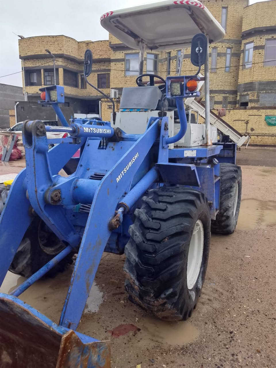 سلام عليكم شفل للبيع مستبوشي مديل 2017 رقم قادسيه مستلم سنويه باقي بس لوحات مكفول من فطر وكير ومكينه وكسنات المكان البصرة الاستفسار ***********
