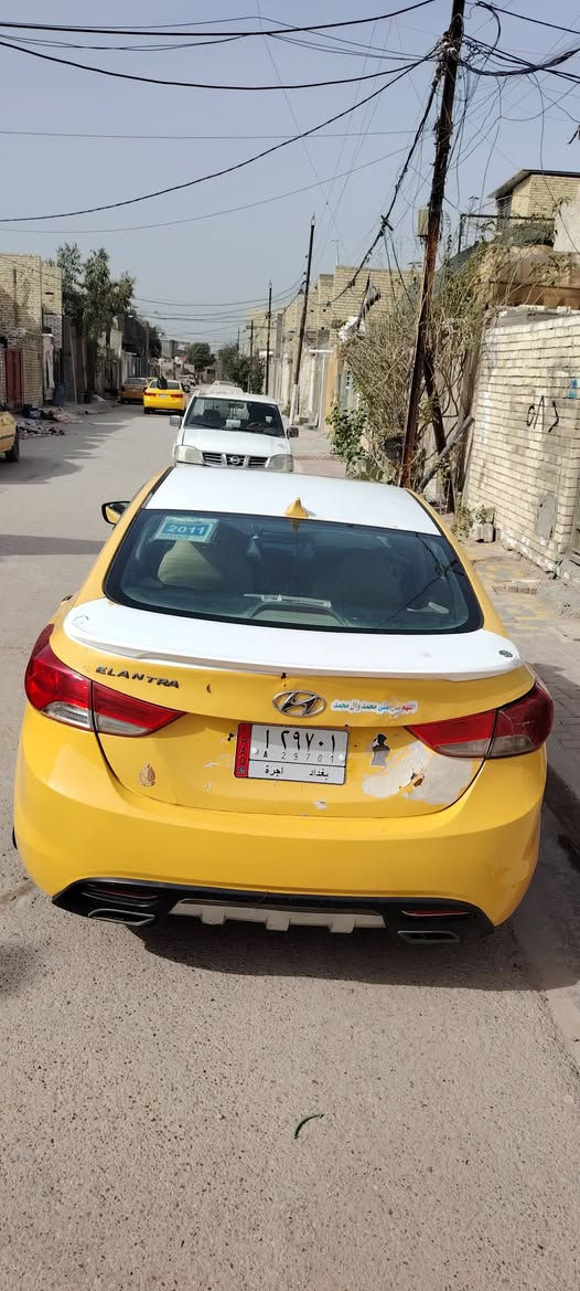 السلام عليكم موديل 11 كير و محرك خير من الله وارد بسمي تحويل ثاني يوم  مصفره هيئا و مرور حادثها بل صندوك موضح بل فيديو و البنيد مبدل السعر(83) ***********بي وتساب المكان حي اور
