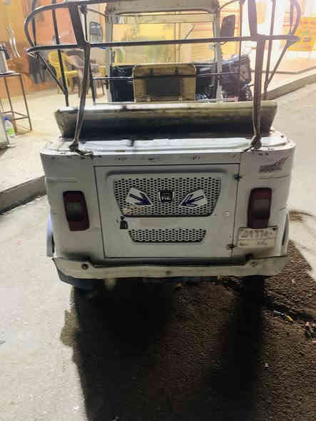 1 ابيض رقم وسنويه 
العنوان بوب الشام 
***********
