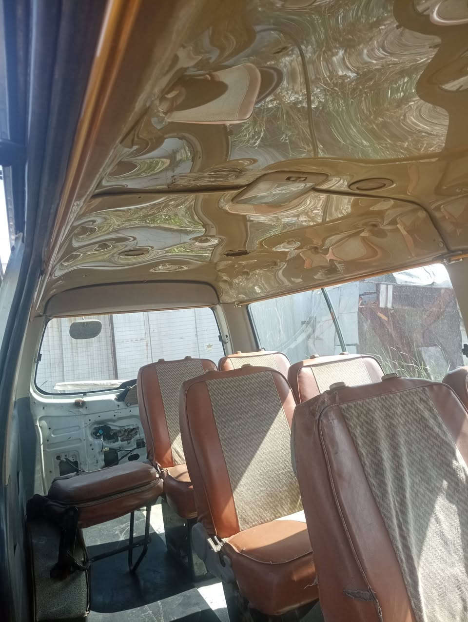 جمبي فحل عكيليه 12مكينه جبيره بيهاصبغ مكان الشعلات وباب السائق وبيها ضربه باب السلايت مسمكره فقط رقم نكليزي سنويه لا 30
السعر 70وبيها مجال للشراي ***********
بيه وات ساب
