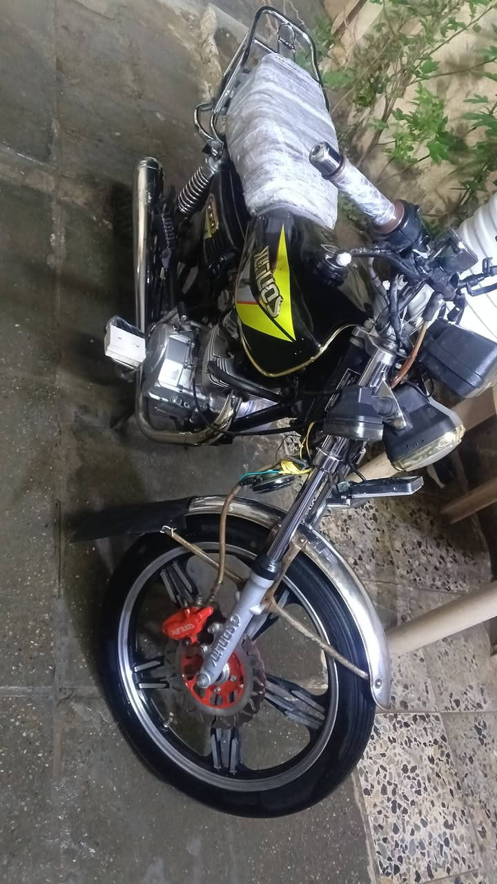 سلام عليكم دراجه سونيك موديل 23 دراجه نضيفه امانت الله  ممفتوح برغي من المكينه مكاني احسينيه السعر خاص ***********اسيا ء ***********
