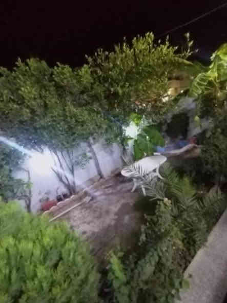 بيت للبيع او معارض
 منطقه القوسيات خدمات كامله مساحه 225متر واجه 13 متر مربع البيت طابق واحد غرفتين نوم وهولين ومطبخين ومناور اثنين واستقبال وحديقه وكراج

قرار 25 وصل بلديه بي منطقه هادئه قرب مدرسه نبأ العظيم
للاستفسار الاتصال على الارقام
*********** 📲🏦
*********** 📲🏦
