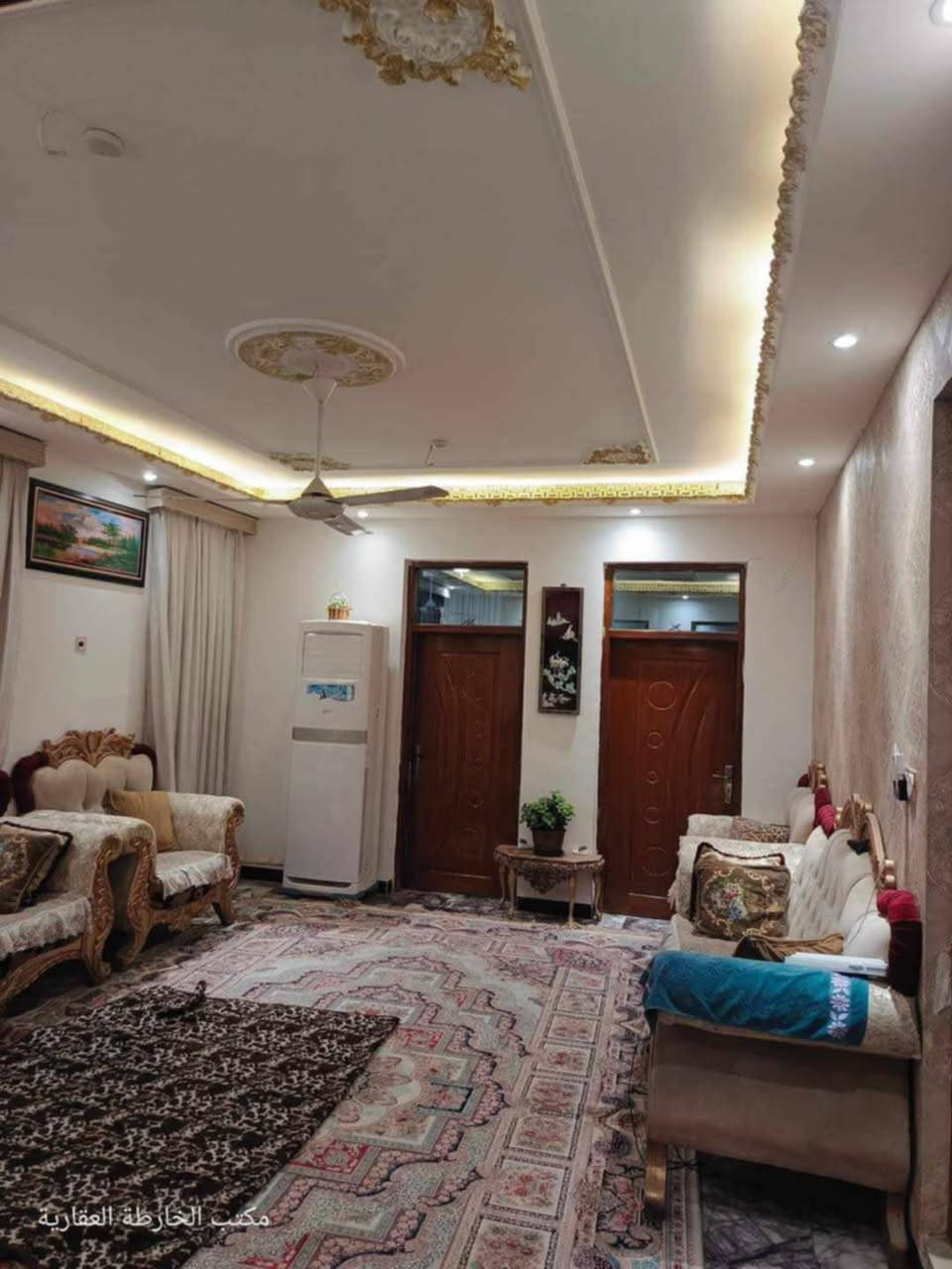 السلام عليكم ورحمة الله وبركاته
دار للبيع في الحلة - حي الضباط 🏠
✅ جنس العقار: ملك صرف (طابو).
✅ المساحة: 191 متر | سنة البناء: 2018.
تفاصيل البناء:
• الطابق الأرضي: غرفتين نوم + صالة استقبال + هول + مطبخ + مجمع صحيات.
• الطابق الثاني: غرفة نوم + هول واسع.
💰 المعلومات المالية:
• البيت مطلوب للمصرف العقاري (مبادرة): 90 مليون.
• القسط الشهري: 438 ألف دينار.
📍 للاستفسار يرجى مراجعة "مكتب التصميم العقاري":
الحلة - حي الصحة - مجاور جامع الهندي
📞 أو الاتصال على الأرقام التالية:
*********** | ***********
