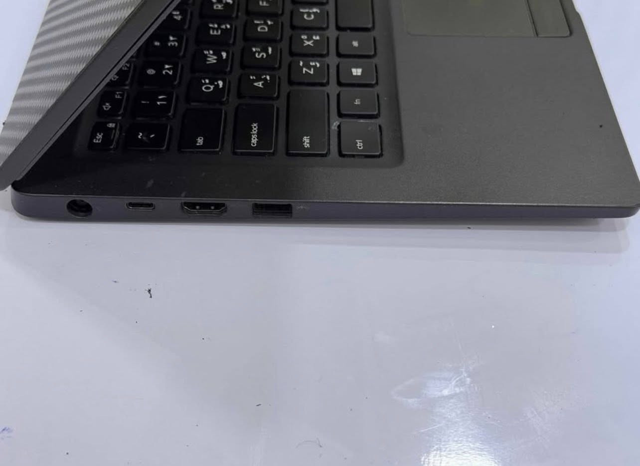 حاسبة للبيع :
اسم الموديل Dell latitude 7400
المعالج i7 الجيل الثامن U
التخزين : 256GB
الرام :  8Gb
شاشة : HD
الشاشة الوانه حلوة
كاميرا امامية واضحة 
كيبورد ضوئي 
خفيفة بالوزن جدا 
وتبريده ممتاز وصوت المروحة منخفض جدا 
وسبيكراته جدا عالية
باقوى البرامج
لكن بطارية تطول من ربع ساعة الى نص ساعة فقط 
اذا عالشاحنة اكيد ماراح تواجه اي مشكلة
سعرها 200الف بيع مستعجل
وموجود توصيل


**إذا كنت صاحب هذا الإعلان وتريد حذفه لأي سبب، رجاءا أرسل رسالة إلى الدعم الفني**
