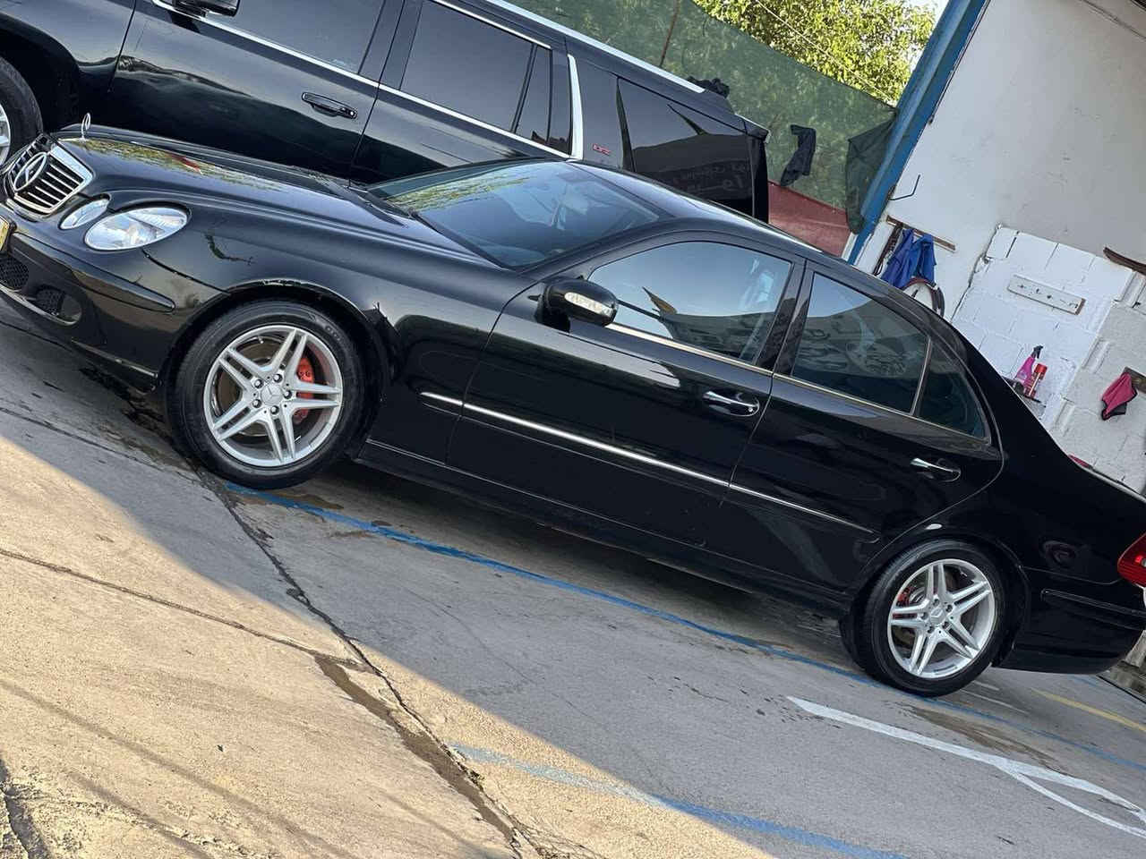 Mersdes Benz
E 500 

Afangard

نرخى گونجاو 

مه نه فيس 

كوشن خه زن و ميمؤرى و شاشه زؤر مواسفاتى تر 

لايت و به گ لايت و راديته ر و ته نانه ت جاينه كانيش گؤراون به بيلادى 

به ردى سالنساى ده رنه كراوه 

كامل مسرف كراوه 
كؤدى بؤ نه كراوه
***********
