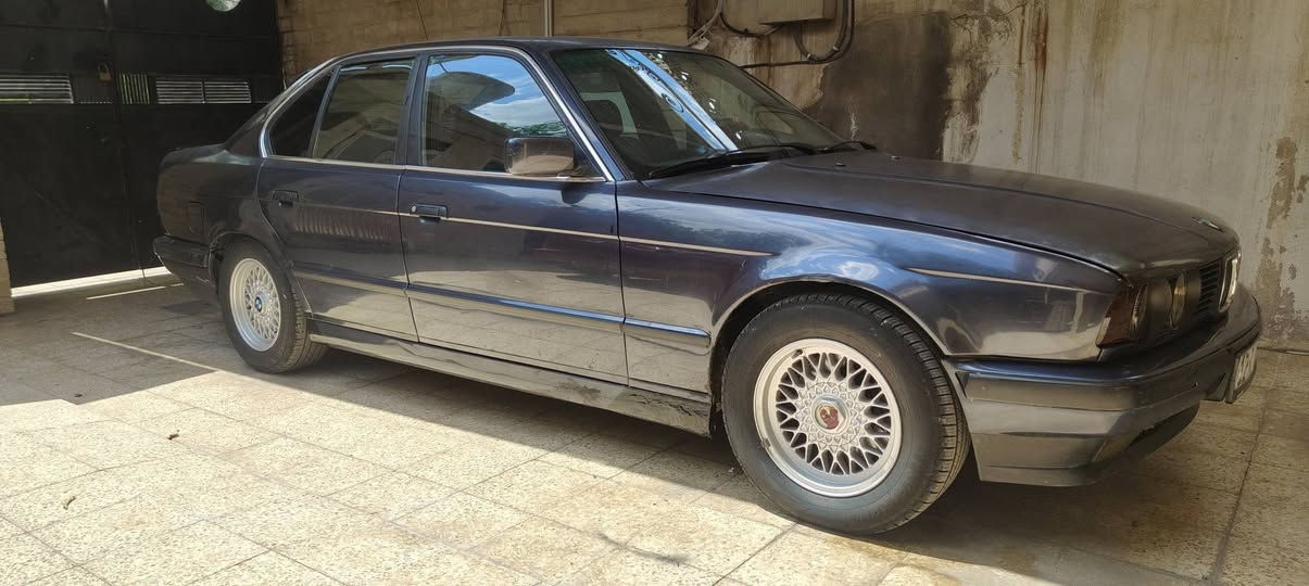 BMW.525
للبيع
محرك شرط كير شرط بس فقط 
كوبلن مفطور فقط
سياره الغرفه حلوه ونظيفه 
سيارة تري بغداد كلشي شغال بيه شاشه 
الحادث جاملغ خلفي ورى السايق مصبوغه عام 
كاربون الكتروني شراي لازم يحول خاطر يطلع بسمو كاربون 
تحويل فقط بدون وكاله
الشرعي موصل
للتفاصيل اتصل على رقم 
***********
