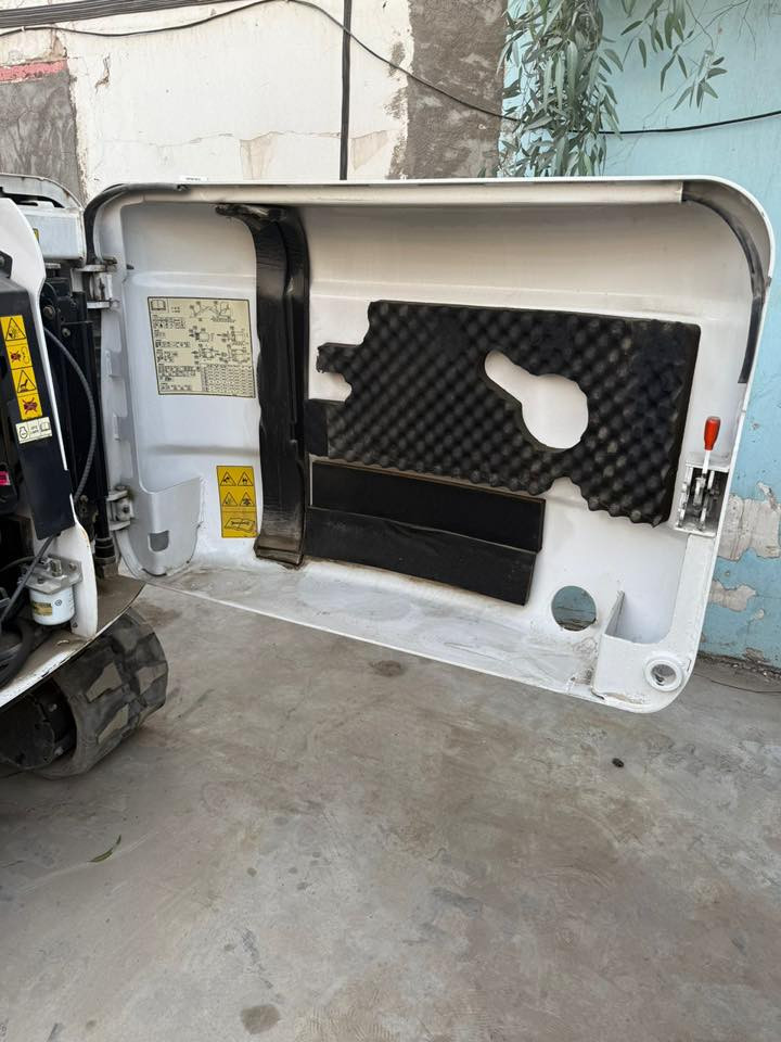 سلام عليكم حفار حجم 328 موديل 2010  3 سلندر زيرو مشتغل 25 دقيقه حقيقي مكان بغداد رقم الهاتف ***********
