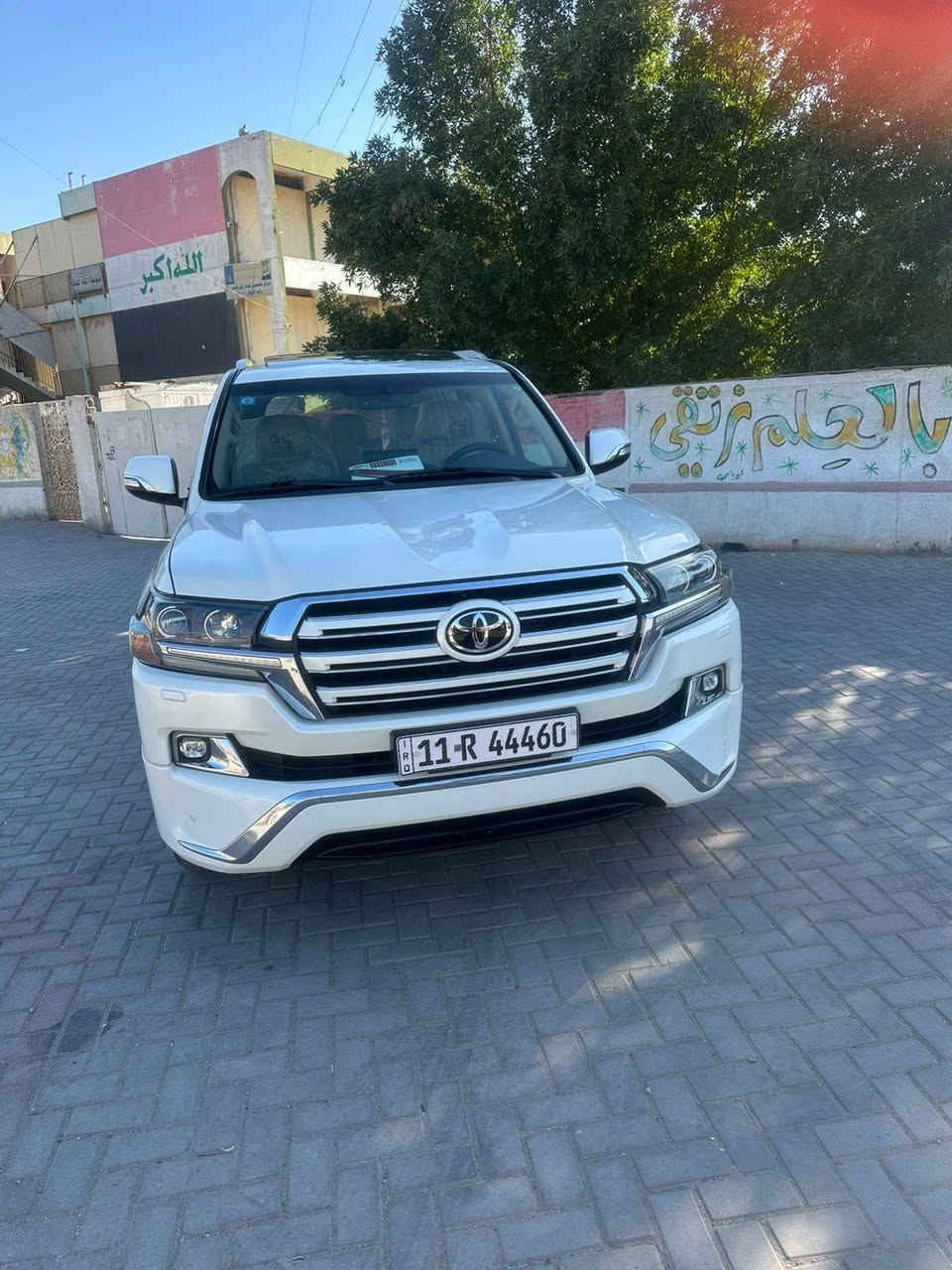 سلام عليكم
لاند كروز 2018
بيها صبغ ب باب الصدر  من جوه +مفتوح  والباب الخلفي بس صبغ بدون فتح + بيها تصليح بل دوسه
بدون ايرباك بدون دواخل
صبغ شويه من جوه فقط 
ماشيه 90 الف حقيقي
فول مواصفات للأخير
رقم بغداد مميز 
السعر 443 
مكان بغداد البلديات 
للاستفسار ***********
