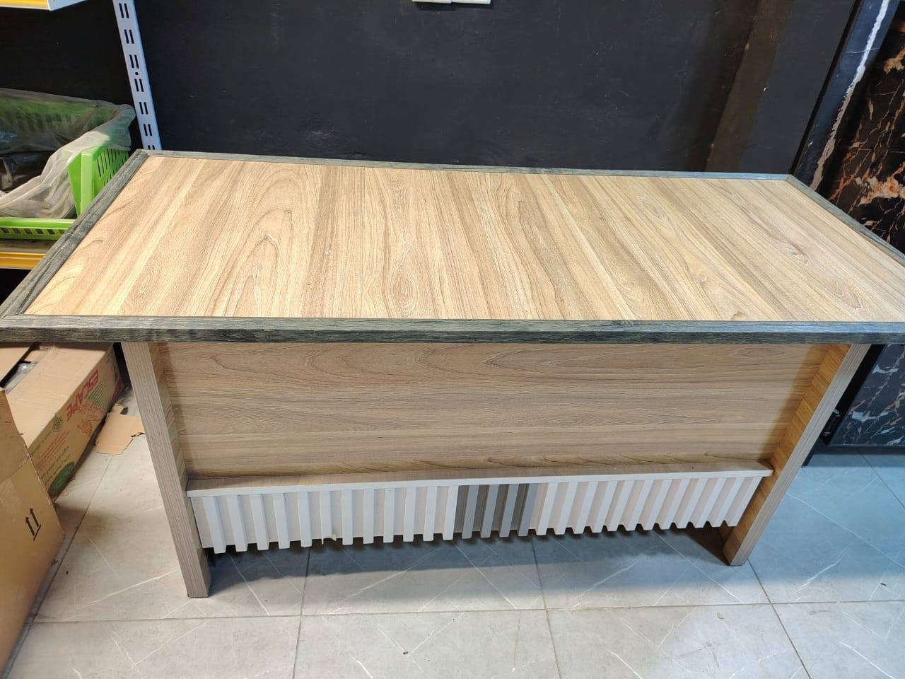 السلام عليكم
مكلف بالنشر

ميز مكتبي جديد للبيع

السعر 85 وبي مجال

شراي اتصل ***********
