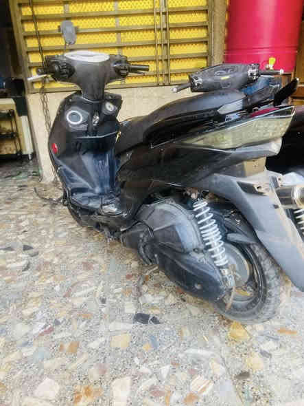 اسلام عليكم سكنس لد للبيع محرك ممفتوح ودراجه خير من الله الكهربائيات شغاله ومداريه بلدهن ابدل امزويل وبانزين محسن وبيه مضخم صوت نقصه جاملغ امامي مكاني بلديات  سعرها 850 وبيه مجال الاستفسار ***********
