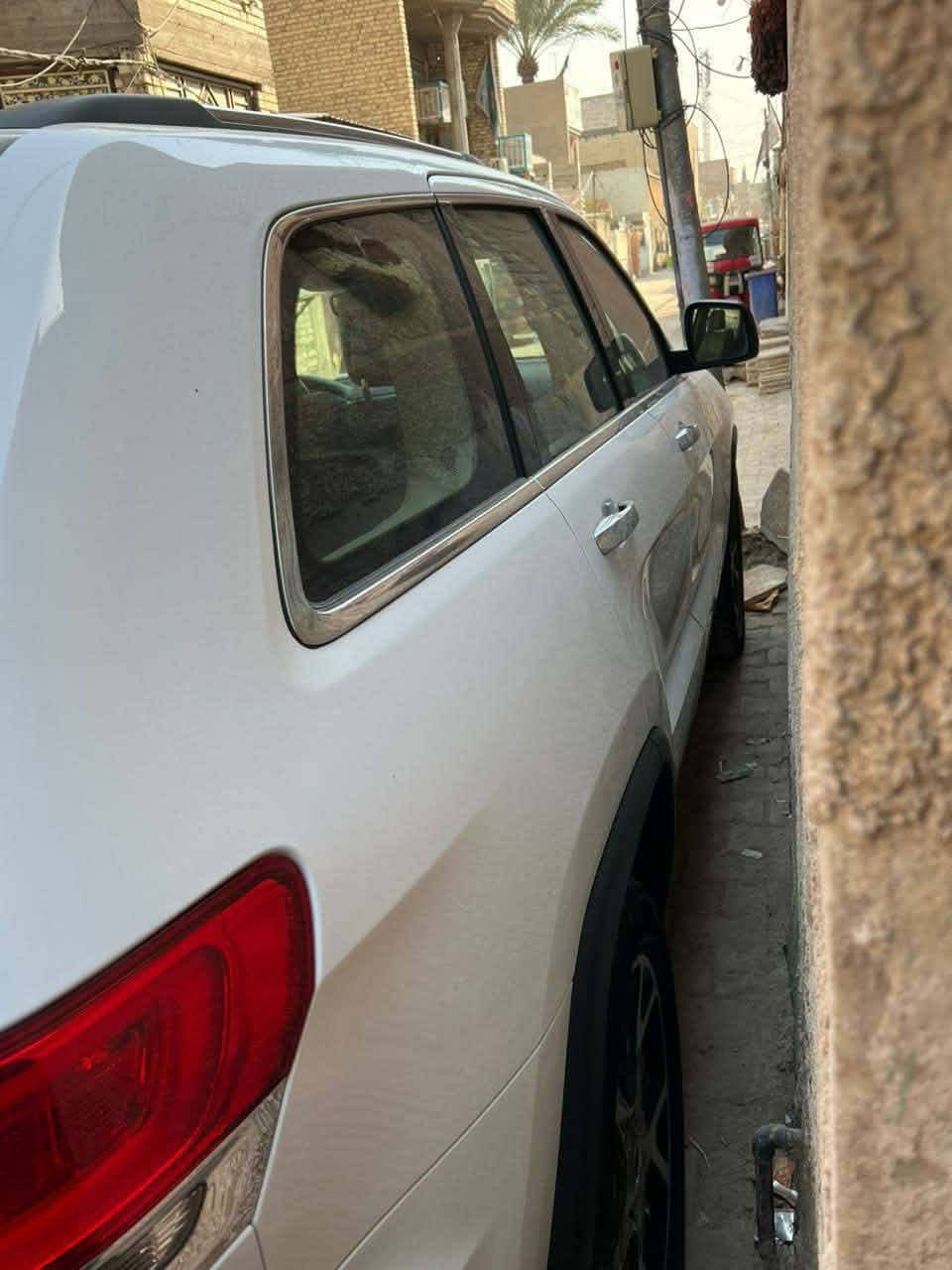 سلام عليكم جيب كراند شروكي لمتدد خليجي موديل 2019  لمتدد
موصفات بصمه 
بنراما جلد 
باب كهرباء 
شاشه جبيره 
حساس امامي وخلفي منضومه شاد زنون 
تدفه وتبريد بل كراسي ماشيه 89 
رقم بغداد السعر 280 وبيه مجال 
مكلف بلنشر رقم صاحب السياره *********** 
***********
