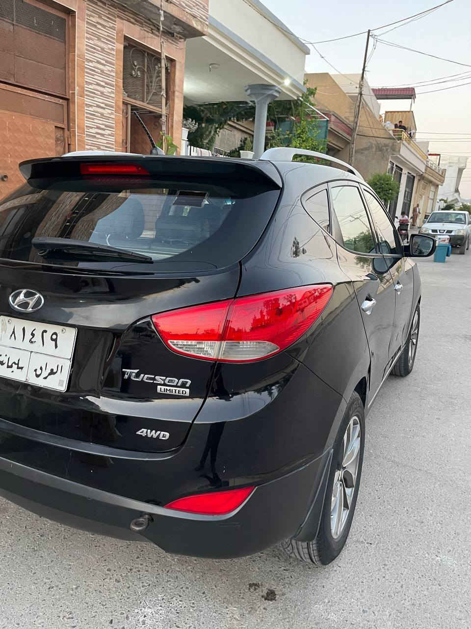 سەیارەکە فول limed 
مۆدێل 2010 پانۆڕاما و بەسمە 
سەنەوی نوێیە بەناوی خۆمەوەیە
تەنها دوو پارچەی دواوەی بۆیاغە 
تەنها 160 هەزار ڕوشتووە
نرخی 127$
بۆ پەیوەندی ***********
شوێن/ڕانیە ، حاجیاوا رانية, السليمانية
