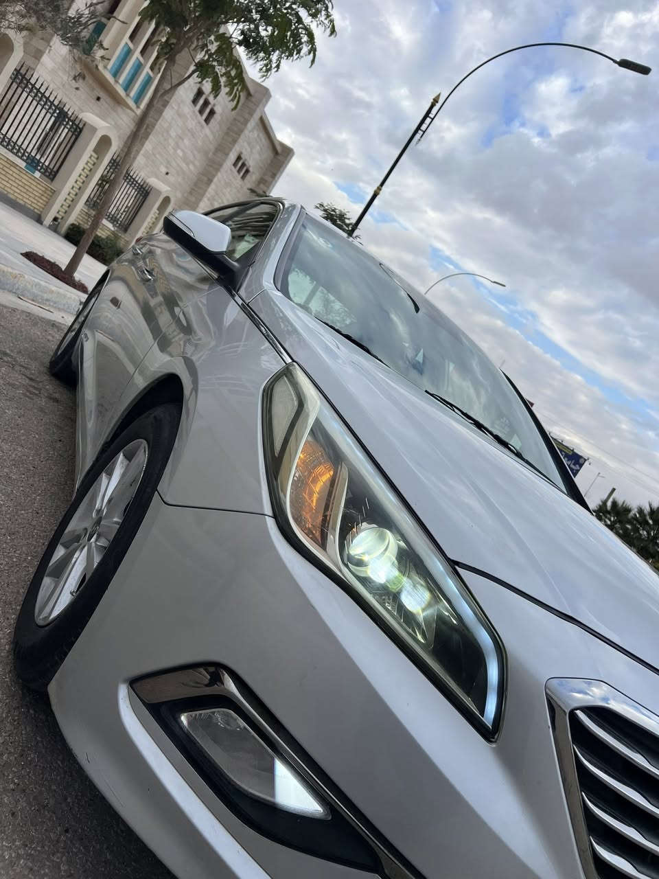 (وينه الي يدور النضيف والسريع🏁 والفول
_هونداي سوناتا

موديل2017

_اعلى فئة

1_فتحه سقف

2_بصمة تشغيل

3_بصمة ابواب

4_نضام ترحيب

5_شاشة كبيره

6_كامرة دوار

7_رادار امامي

8_رادار جانبي

9_مثبت سرعة

10_تحديد مسار

11_كشنات جلد مشمشي

12_تدفئة كشنات امامي وخلفي

13_تبريد كشنات امامي وخلفي

14 _كشنات كهرباء

15_جام AOTO

16_3وضيعات قياده

ايكو وسبورت ونورمال(الاعتيادي )

17_لايتات AOTO

18_منضومه زنون عدسات بلادي(نهاري) سعره450

20_لون مشمشي مميز بالسوناتا

21_نضام AOTO HOLD

22_سايد بريك 

23_اشاير بالمري

28_تحكمات ستيرن جهتين

29_كشنات خزن 

31_تبريد قطعتين ثلج ❄️❄️

32_تحكم تبريد بيانو

33_رادار امامي توقف ذاتي

35_ويل حجم 18 سبورت

37_نقط عمياء

38_تحكم مري كهرباء

39_سستم ستيل

40_حساسات امامي خلفي

41_مانع انزلاق

42_كامرة داش 

تيارات حداديه تبريد كله مكفول وجديد

♦️السياره الحادث جاملغ و بنيد و بيها بارد بالجاملغ الخلفي بس  اكفلك البدي كله كله كفاله

[♦️محرك طك الكرتون جديده وين ما جان افحص دهن امزويل وبانزين محسن و كفاله جديد طك الكرتون  ] السياره جديده وفول وحلى من صور تجي وتشوف 🟧 السعر126 مجال مكان السيار كربلاء

‭0785 800 7493‬
