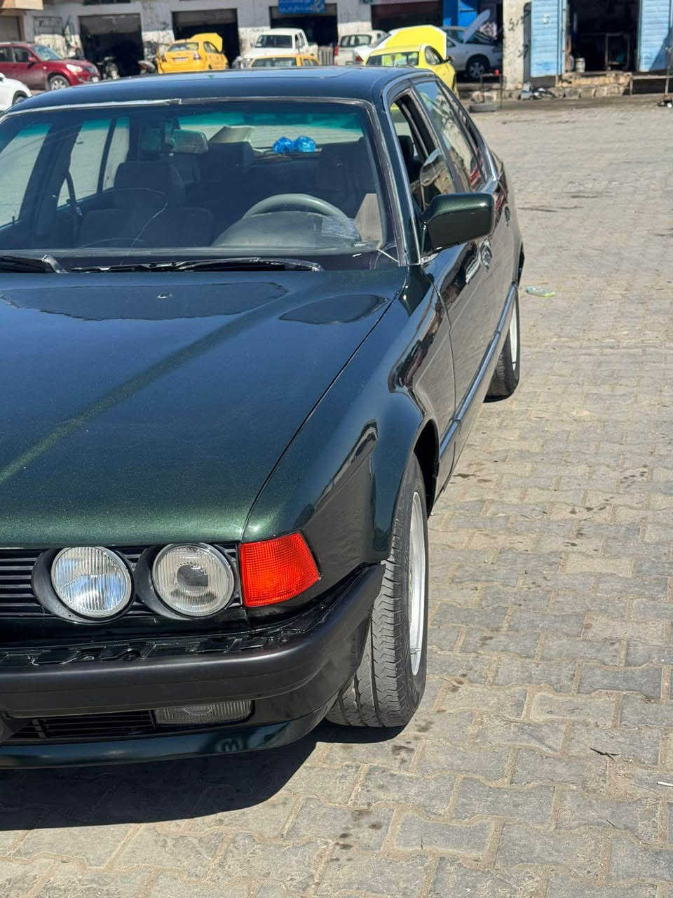 السلام عليكم 735  1990 bmw 
رقم قادسية 
  گير مكينه كفاله 
حداديه امامي خلفي جديد 
صبغ جديد قبل كم يوم  حتى شخط ما بيها 
غرفه جديده توني  شادها 

السعر   55  وبيها مجال 

مكان السيارة بالكوت مركز المدينه 

***********
*********** دهل اوران, واسط
