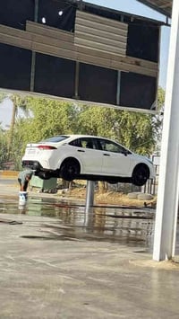 كورلا هايبرد 24 فول مواصفات ماشيه 35 الف السياره جديده كلش شرط الاسبير...