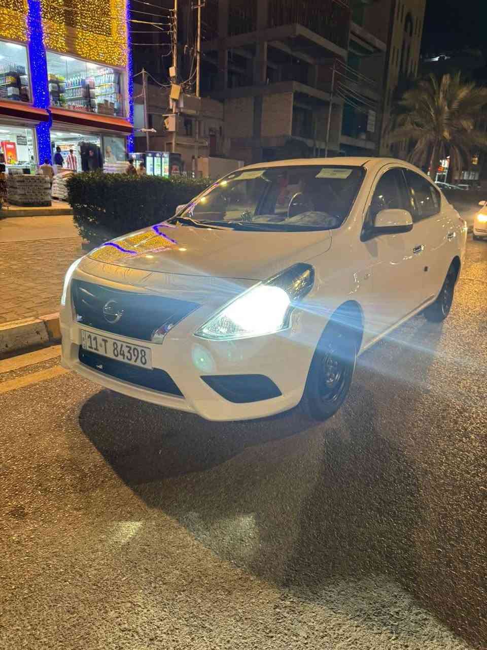 سلام عليكم عندي سني هندي لبيع موديل 20 رقم بغداد الدولي الجديد (بسمي) ماشيه 17 الف مكفوله كفاله  من ضربه صبغ بارد مكاني بغداد الكرخ رقم تلفون ***********
دوشمه عام سبير ما نازل تايرات شركه باتري شركه كله على وضع شركه السعر ١٢٠
