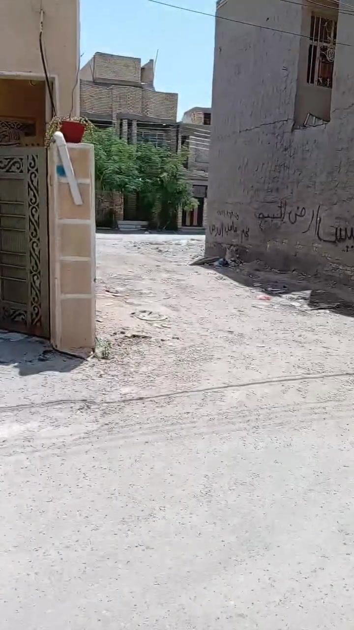 دار للبيع١٠٠متر قطعه مربعه سند ٢٥ زراعي منطقه السريدات القديمه مربع الثالث خلف شارع العبيد بيت نظيف جاهز للسكن منطقه خدمات كامله للاتصال ***********
