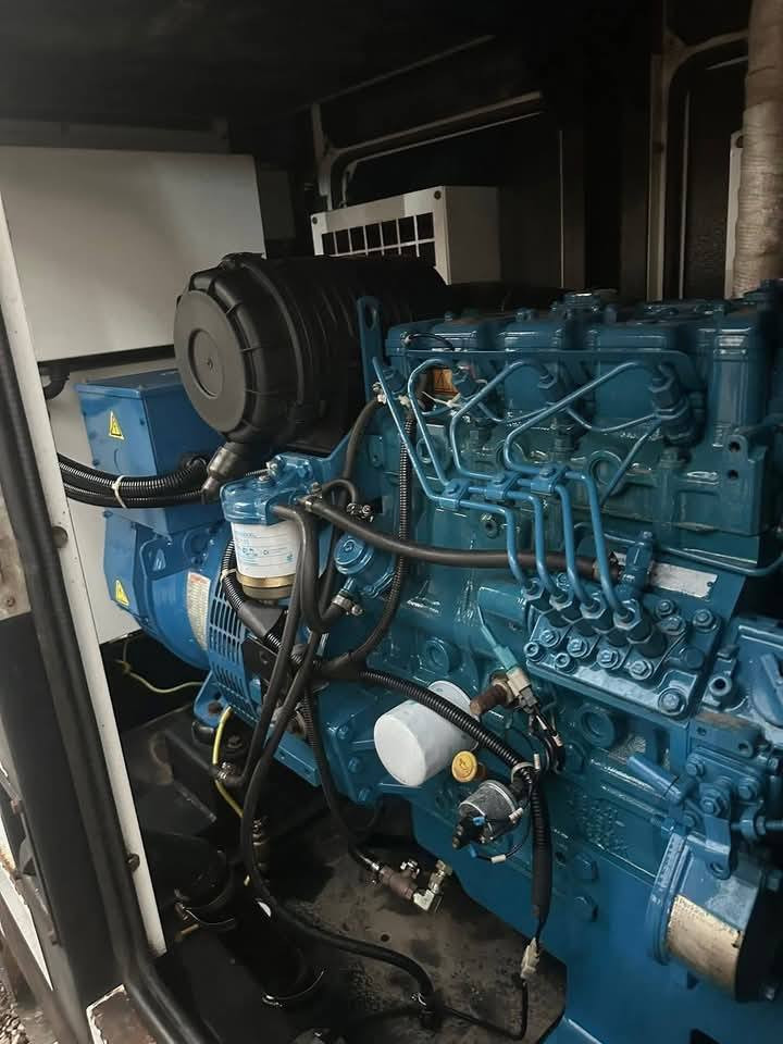 تحيه طيبه 

مولد النوع بيركنز انكليزي ٤ بستم بزون ٢٢ كيفي انكليزي اصلي افجي ولسن نوع التوليد ستامفور انكليزي حديث المحرك ورأس التوليد مكفول من الفتح والتبديل دخول جديد وارد استرالي نظام حماية متكامل إطفاء وتشغيل ذاتي اوتو كاتم ١٠٠٪؜

العنوان بابل الشوملي 

للتواصل الاتصال على الرقم
***********
***********
علي الأكبر السلطاني 

يتوفر لدينا جميع احجام المولدات بكافة الانواع 

يتوفر توصيل 

لسنا الوحيدين لكننا الأفضل ✅✔️
