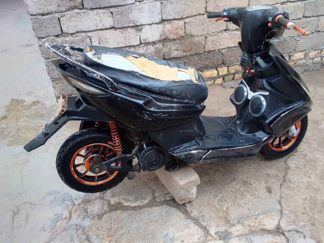 بسبب الناس الكذابه اعيد النشر دراجه اسمها كامكو صيني للبيع سعر 200 بيها مجال او مراوسه بجهاز حسب القناعه دراجه متروكه يرادلها ترتيب شغاله بس يرادلها باتري وكتف وصلنصه المايشتري لا يعلق تواصل عله الرقم *********** او خاص عمارة, ميسان
