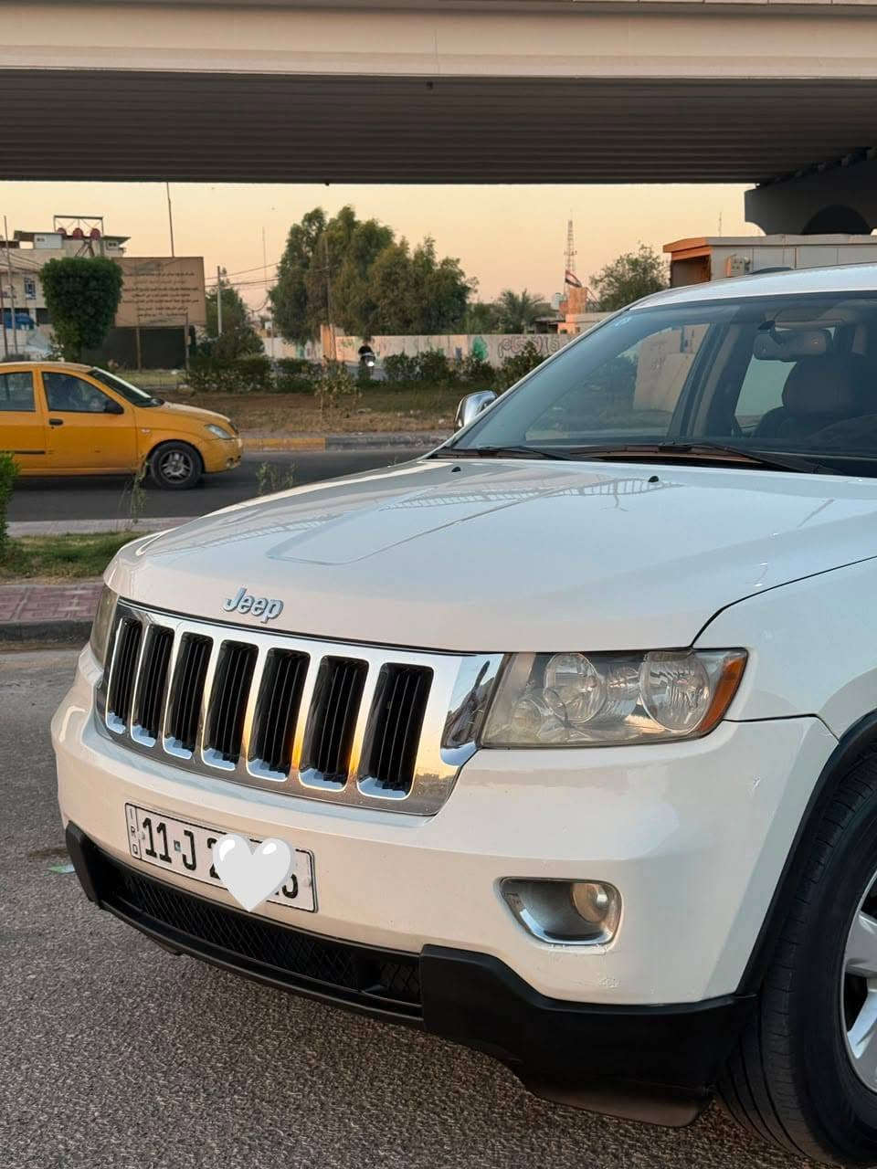السلام عليكم 
للبيع او المراوس 
جيب شيروكي لاريدو (امريكي)
فول مواصفات بدون فتحه فقط
ماشيه 250 الف كيلو 
حادث فقط جاملغ تبديل بدون ايرباك وبدون دواخل شواصي لغود كله مكفول

المواصفات:
:اندرويد اوتو  وكار بلي
▪︎ سماعات دمام 
▪︎ سيارة تو ويل بلادي 
▪︎ تعديل وضعيات مقود السائق كهربائيا. 
▪︎ مرايا تعتيم ذاتي. 
▪︎ داخل اسود
▪︎ نظام الخرائط (GPS).
▪︎ المصابيح الأمامية LED. 
▪︎كشافات الضباب LED.
▪︎ دخول ذكي. 
▪︎ المقاعد الأمامية كهربائية
▪︎ حساسات خلفية.
▪︎ محدد سرعة. 
▪︎ نظام التشغيل والاطفاء الاوتوماتيكي 

باسمي تحويل مباشر 
غير متواجد على فيس
مكاني كربلاء 
السعر 140$
 ***********مكلف بل نشر
