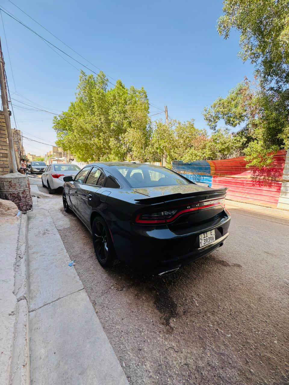 سلام عليكم 
چارجر للبيع موديل 2018 sxt رقم انگليزي بسمي السيارة ماشيه 140 الف كم استعمال شخصي حادثها موضح بالصور وصاير بيها شخط بالچاملغ الخلفي مرشوش والسعر 183 وبيها مجال بسيط 
*********** بغداد, العراق
