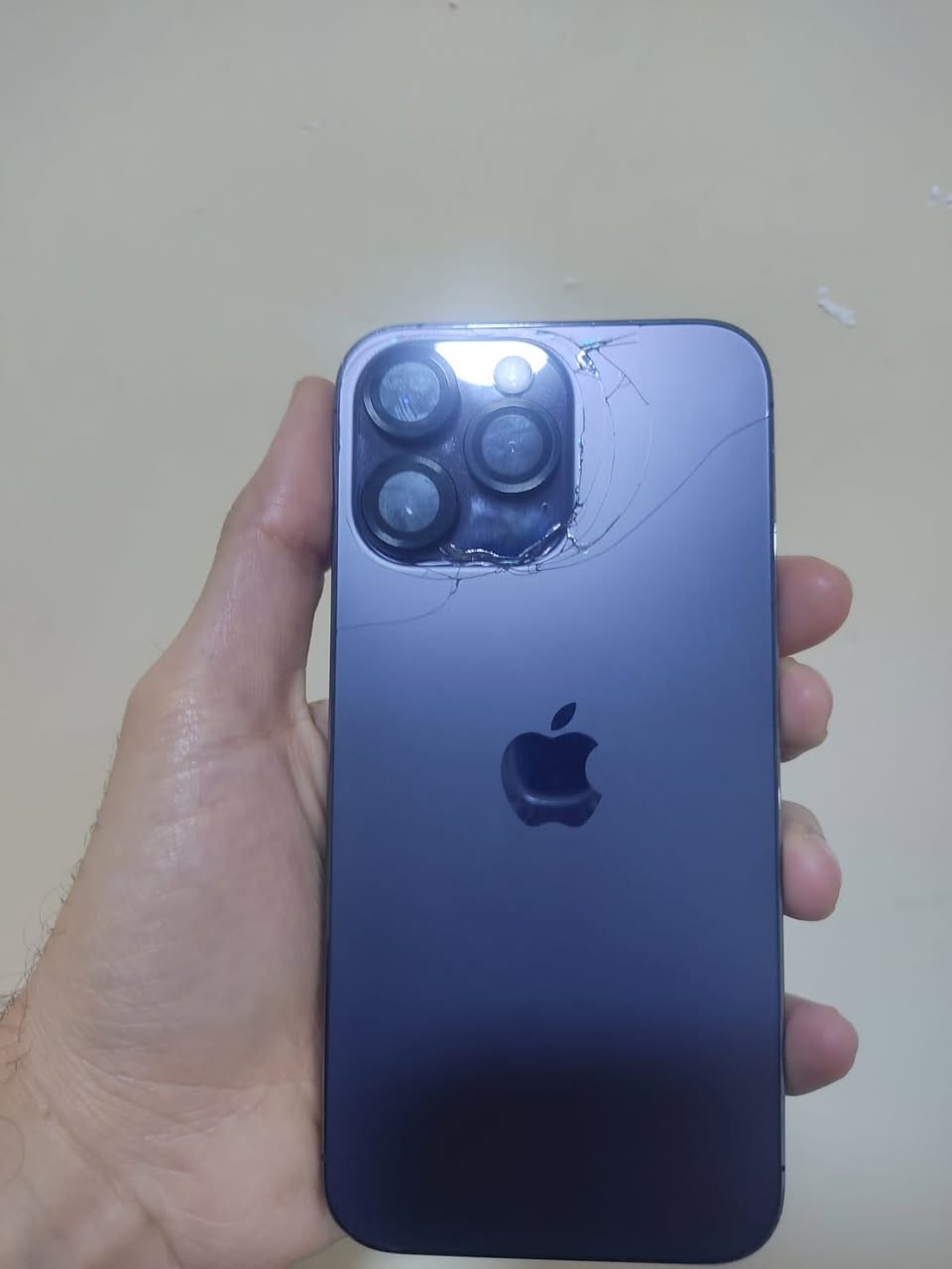 السلام عليكم 14 برو ماكس الجهاز نظيف ما عدا الكسر الي بل ظهر الباقي مكفول بطاريه الجهاز 86 ملحقاته كارتونه وشاحنه اصليه
سعره 800 وبي مجال 
بغداد


**إذا كنت صاحب هذا الإعلان وتريد حذفه لأي سبب، رجاءا أرسل رسالة إلى الدعم الفني**