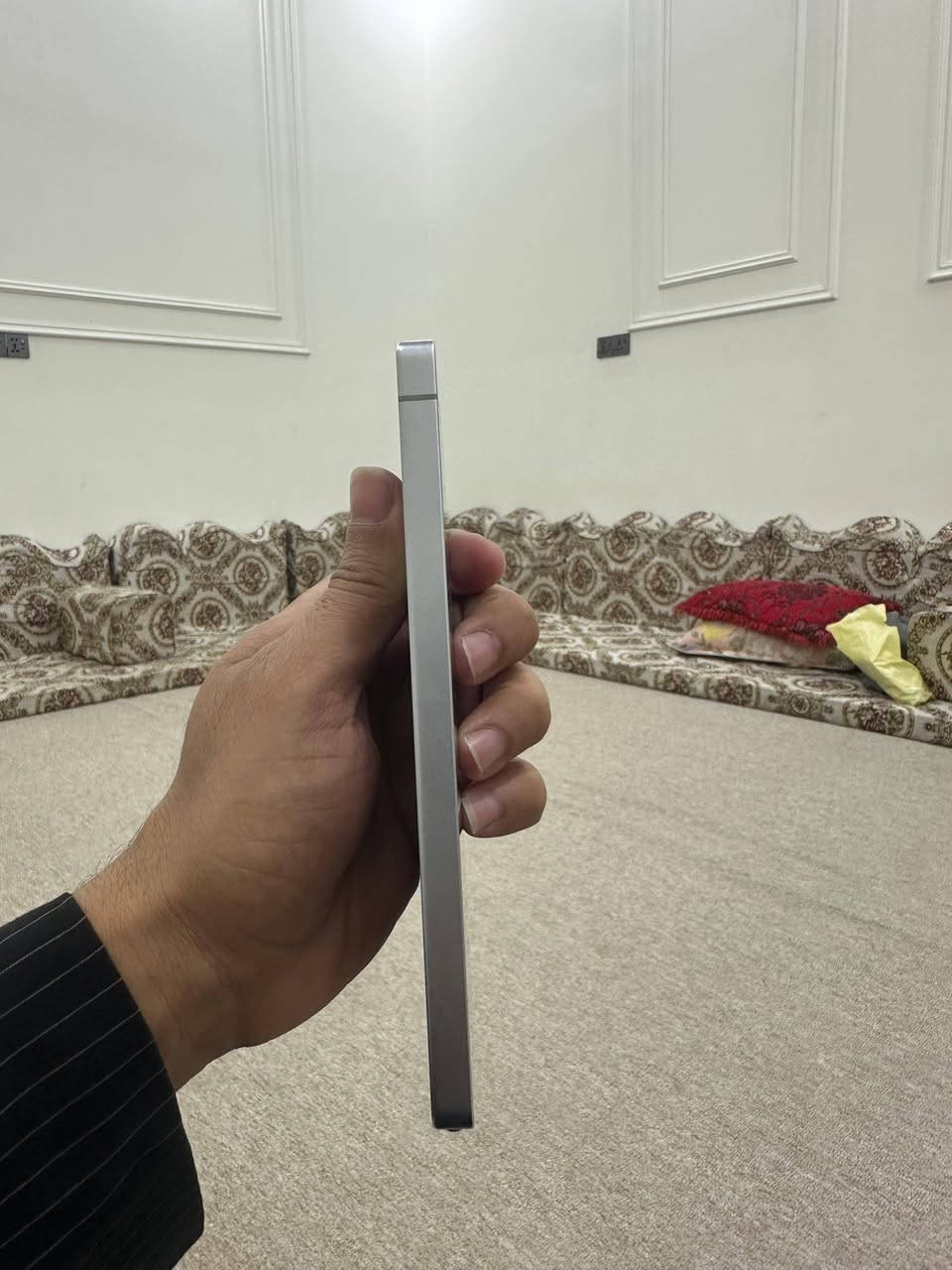 السلام عليكم Samsung Ultra S25 مراوس بآيفون 16 أو17 صار شهرين من اشتريته بس اني اسخدم ايفون مامتعود ع الالترا *********** مكاني الناصرية
