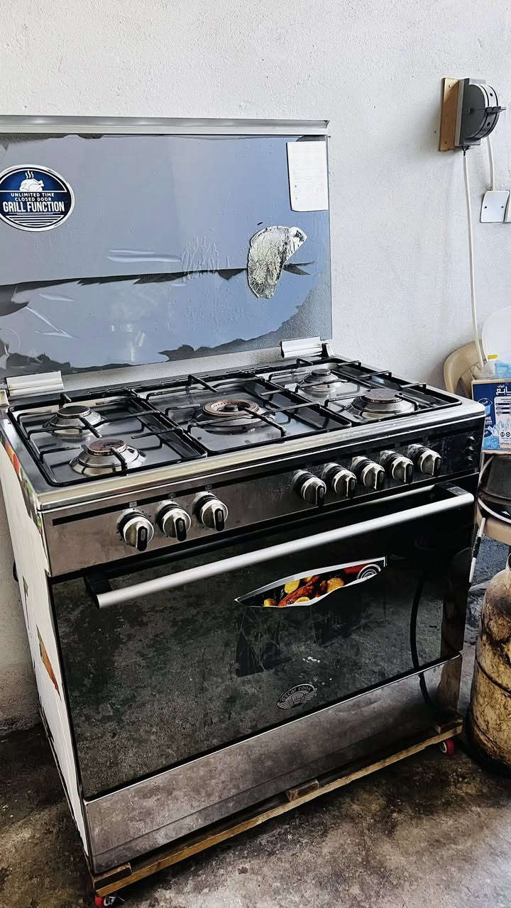 **السلام عليكم،
الأغراض نظيفة جداً وبحالة ممتازة، كلها شغلات جديدة وما بيها أي خلل، وعلى الفحص ✅
(طبخ، غسالة، تانكي، خزان، ثلاجة، وكنتور) كلها بحالة ممتازة.

للاستفسار مراسلة الصفحة أو الاتصال على الرقم: [***********]
