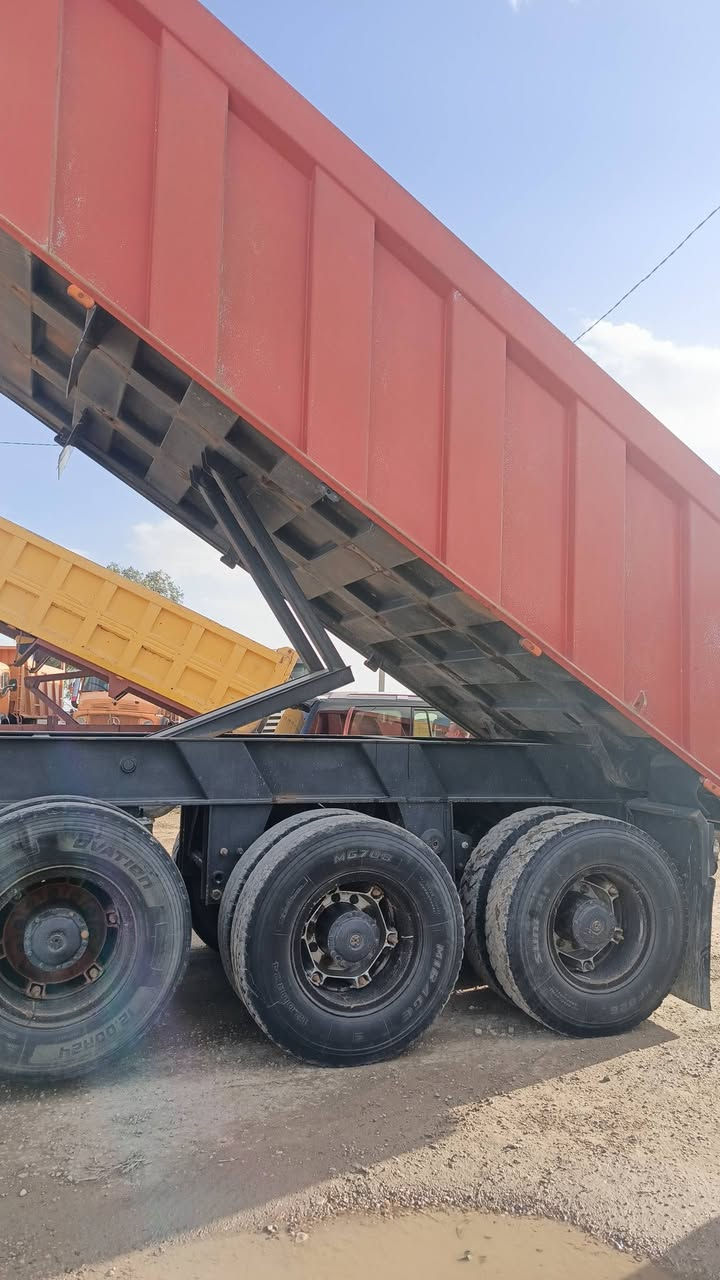 سلام عليكم للبيع مقطوره ذرعته 24 تفصال الباويه كله مجموعه برينه مفصله جديد تأيرات نضيفه ونج جديد لاستفسار ***********  مكان المقطوره الفلوجه معرض الاحلام السعر 210 وبيه مجال
