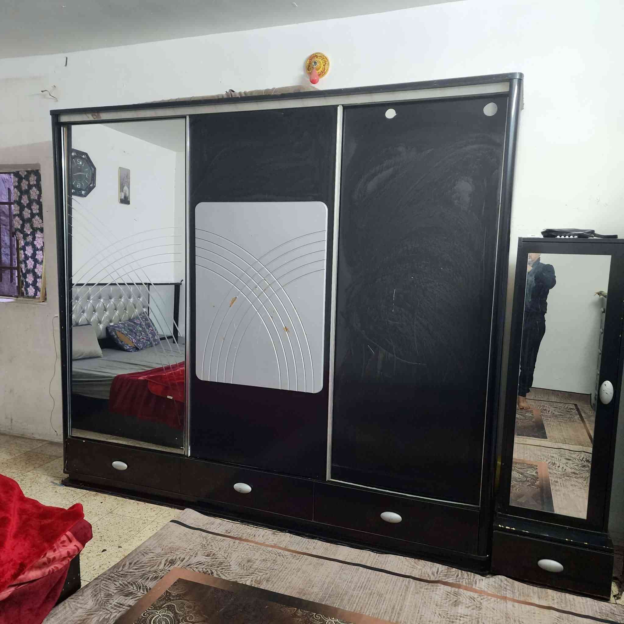 غرفه لون سودا 8 قطع نضيف جدا وتكمه اي ضرر مابيه سعرا 250 قفل وغرفه حمرا 5 قطع 280 بيهم مجال بسيط الشراي يراسلني خاص


**إذا كنت صاحب هذا الإعلان وتريد حذفه لأي سبب، رجاءا أرسل رسالة إلى الدعم الفني**