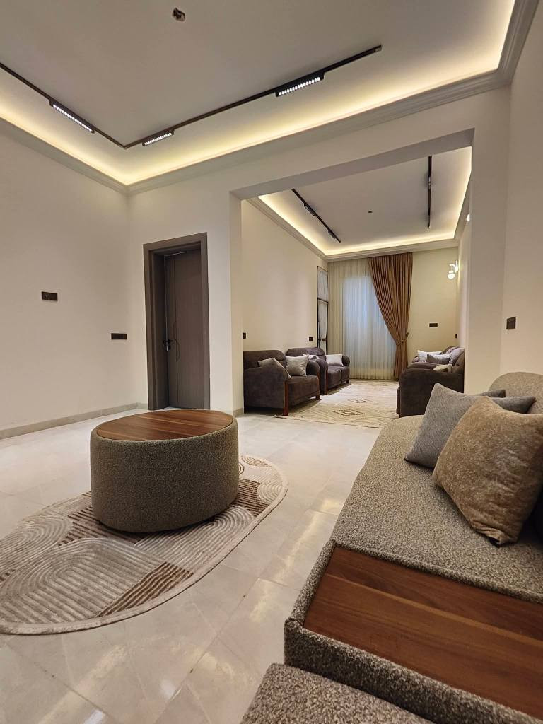 ‎بيت للبيع في كربلاء شارع السيدة زينب ع قرب فندق البارون جار العباس 
 قريب للامام الحسين ع مساحة118مت‎ كربلاء, العراق


**إذا كنت صاحب هذا الإعلان وتريد حذفه لأي سبب، رجاءا أرسل رسالة إلى الدعم الفني**