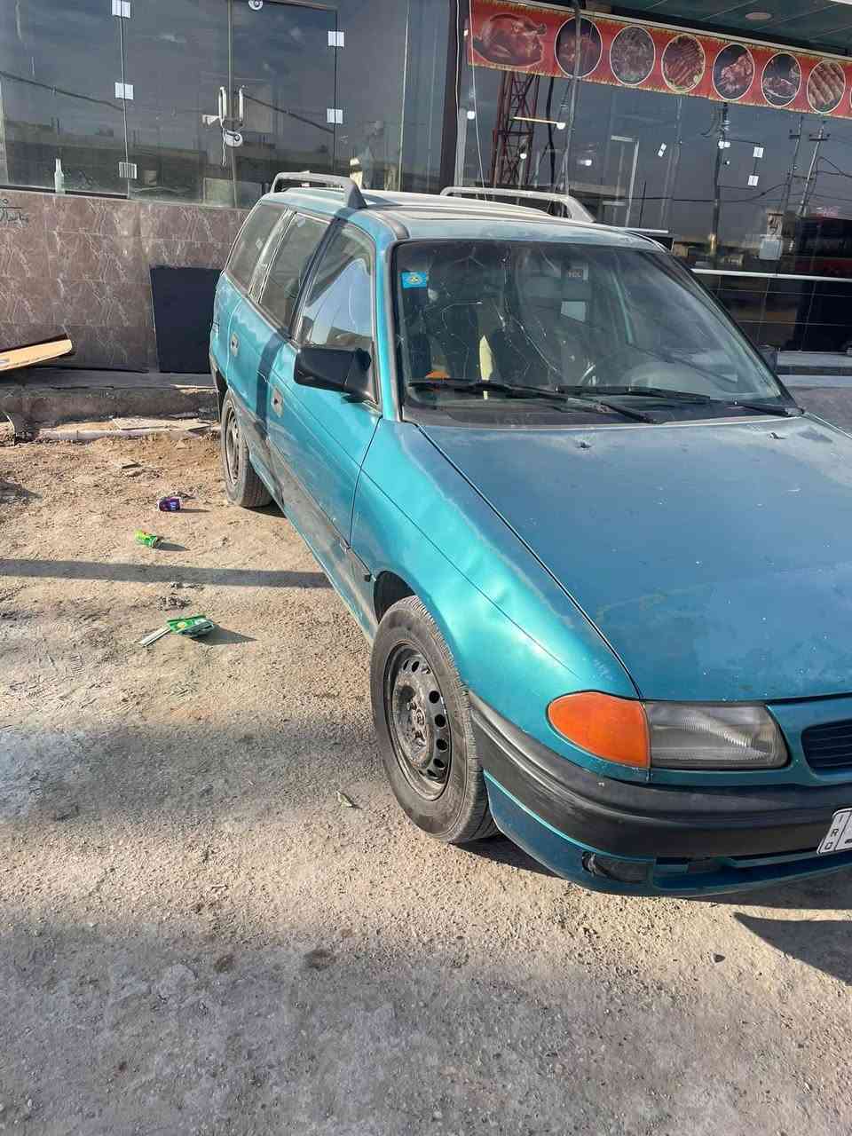 السلام عليكم الحلوه للبيع اوبل استرا موديل 95 تخم تاير جديد باتري جديد صدر جديد بور ستيرن جديد السياره كامله مكمله رقمهه انبار الجديد السياره بلاديه لا ضربه ولا شي السياره بلاديه مابيهه خياس بيهه جراد بسيط السعر 35بيهه مجال مكان السياره الفلوجه رقم الهاتف موجود بي واتساب ***********
