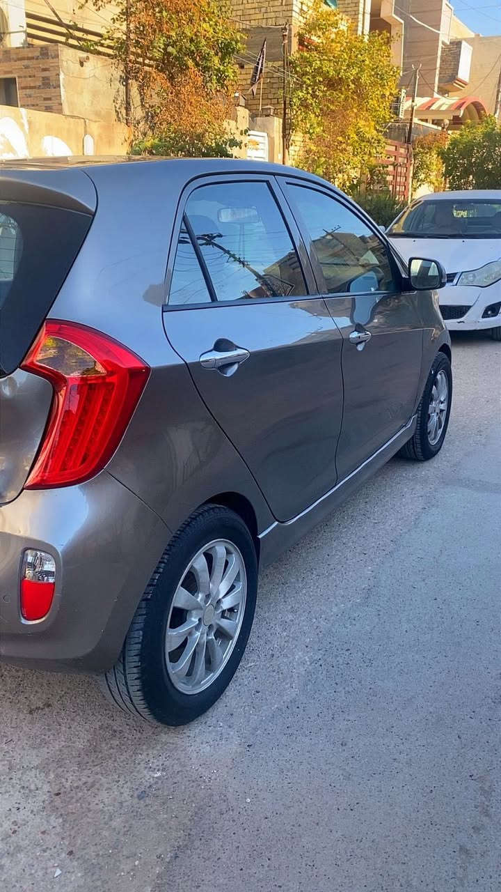 السلام عليكم سيارة كيا بيكاتو موديل 2015 فول مواصفات
بيها مكانات صبغ 
رقم جديد 
السياره فتحه بصمه مري شفط
سنوية جديدة مكان بغداد 
سعر السيارة 85$
للتواصل واتساب فقط 
***********

