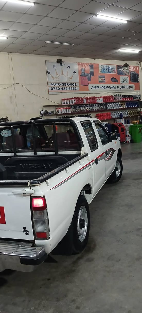 ان بيکب مۆديل 2012گيرومەکينەوئەکسل بەشەرت تەعويل وغرامە وەکالە بەشەرت هەردوو دۆسەی بۆياخە لەگەل دەرکای سەکن بەس بەخە سەيارەکە نمونەيە لە جوانی ***********
