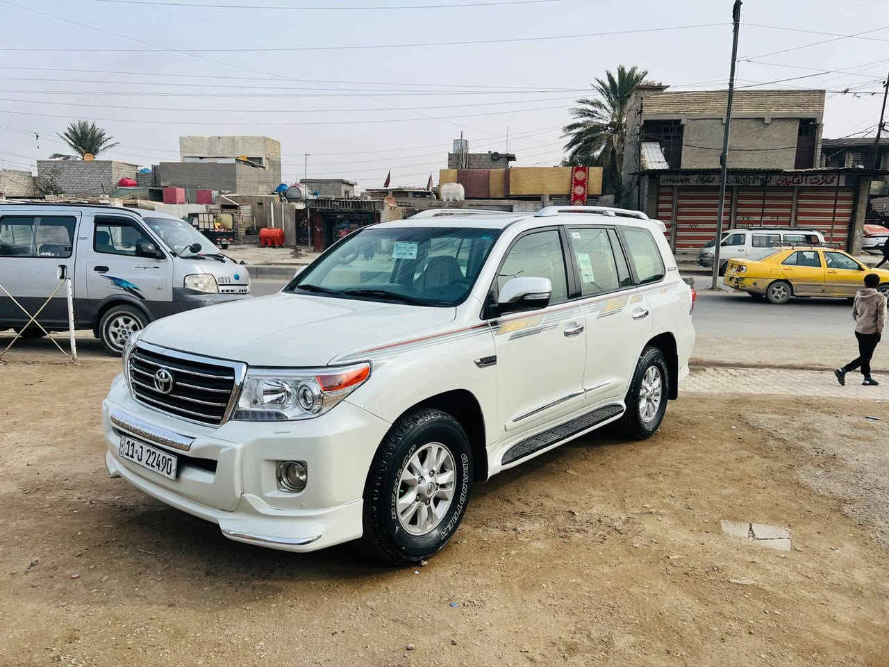 السلام عليكم للبيع لاندكروز جكساره موديل 2010 محدثه 14رقم بغداد بسمي اخوان سياره بيهه مكانات صبغ اثر جفيه خفيفه بدون دواخل 6سلندر مواصفات معروفه اخوان ابيع مستعجل مكان السياره بغداد الاستفسار ***********
