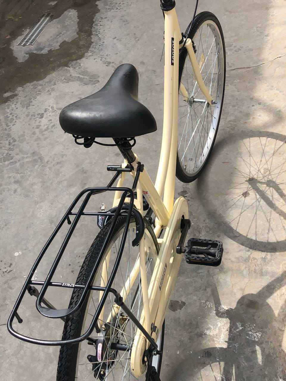 سلام عليكم بايسكل البيع بناتي سانتوس بايسكل نضيف مسطره ثنين قفل موجود جاملغ لايت مالته موجود (سعر100)الف وبي مجال دسك بريكات شغاله امامي خلفي كشن العنوان بغداد العبيدي فكله حي نصر  رقمي***********
