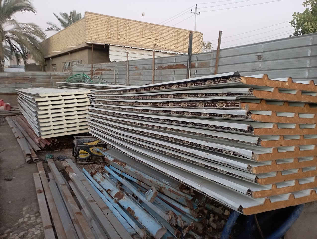 للبيع سندويج جدار أو سقفي ابو نحله أو كورك بابل سياحي
***********
