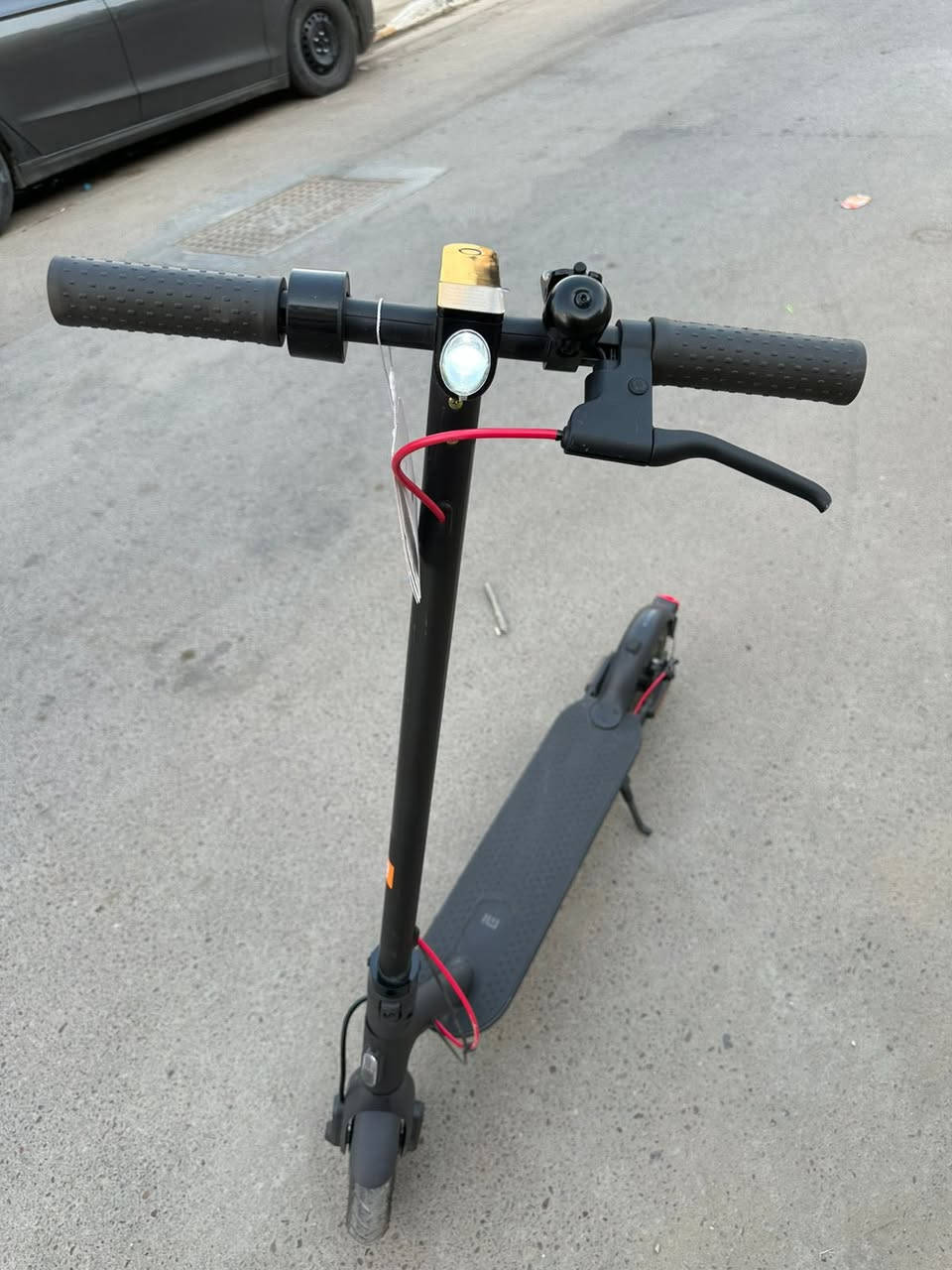 💥للبيع - سكوتر شاومي برو 2 💥
🔹 الحالة: جديد مكفول من الشخط والطخة، مستخدم على كد الفحص فقط
🔹 المواصفات:
 • 3 سرعات:
 • 5 كلم/ساعة (وضع المشي)
 • 20 كلم/ساعة (وضع الدرايڤ)
 • 25 كلم/ساعة (وضع السبورت)
 • مدى البطارية: الشحنة الواحدة تكفي حتى 46 كلم
 • بريك خلفي
 • لايت أمامي LED

🔹 المرفقات:
 • سبير جديد
 • الشاحنة

🔹 السعر: 275,000 دينار عراقي
***********
