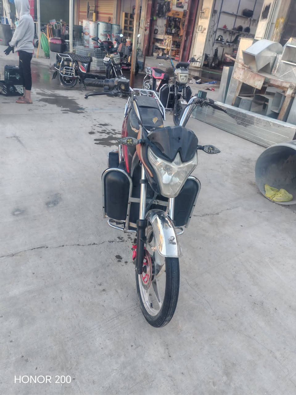 متاح هارلي كامل من كلشي سعر ٢٥٠ الف ***********
