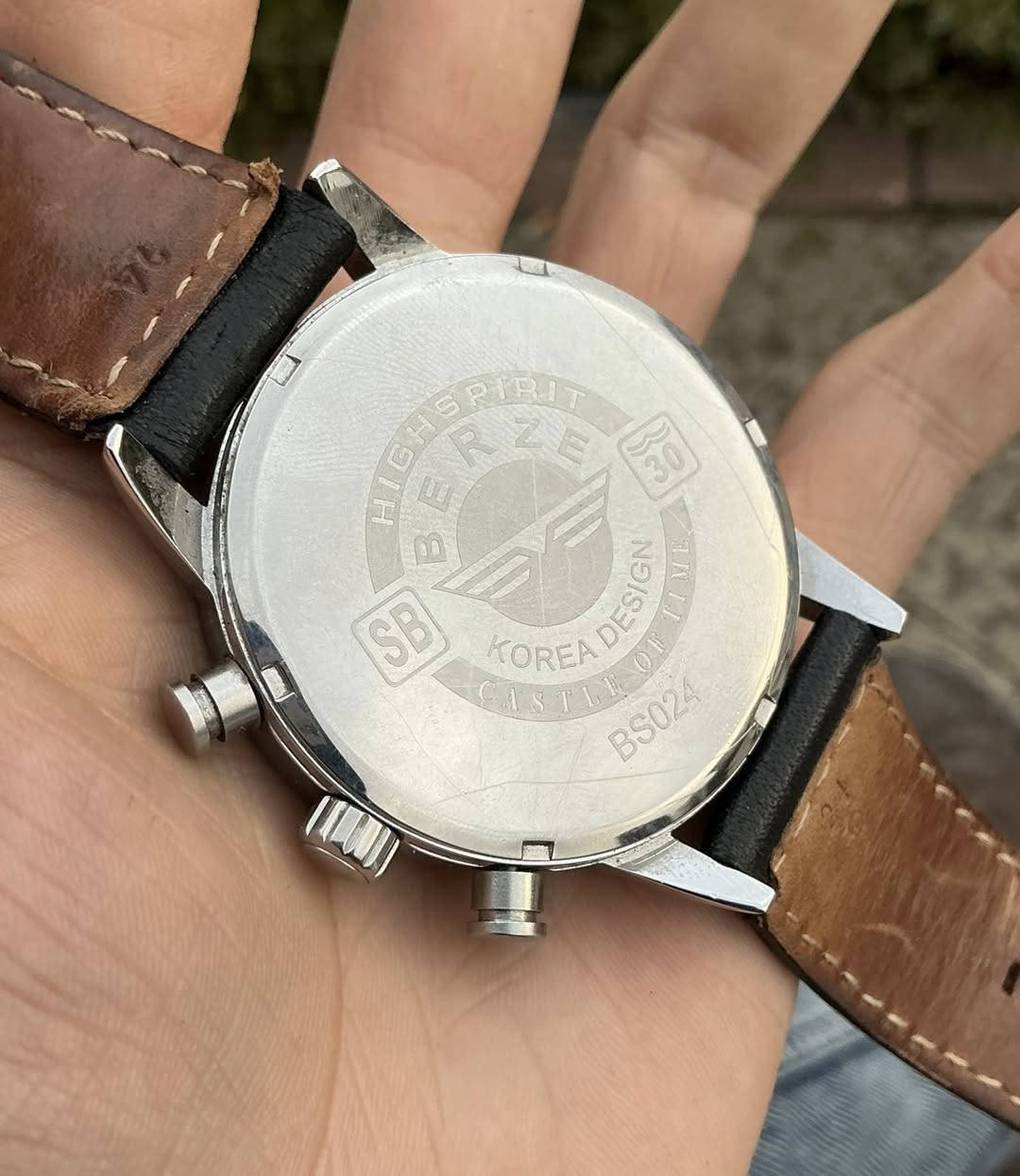 السلام عليكم ساعة BERZE طيارين كوري اصلي
سناتر تاريخ شهري يومي
ستانلس ستيل
سير جلد طبيعي
نظافة ممتازة
قطر 43
سنتر توقيت 24
جام عدسة
110 الف


**إذا كنت صاحب هذا الإعلان وتريد حذفه لأي سبب، رجاءا أرسل رسالة إلى الدعم الفني**