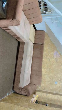 ٦ كوشات • للبيع