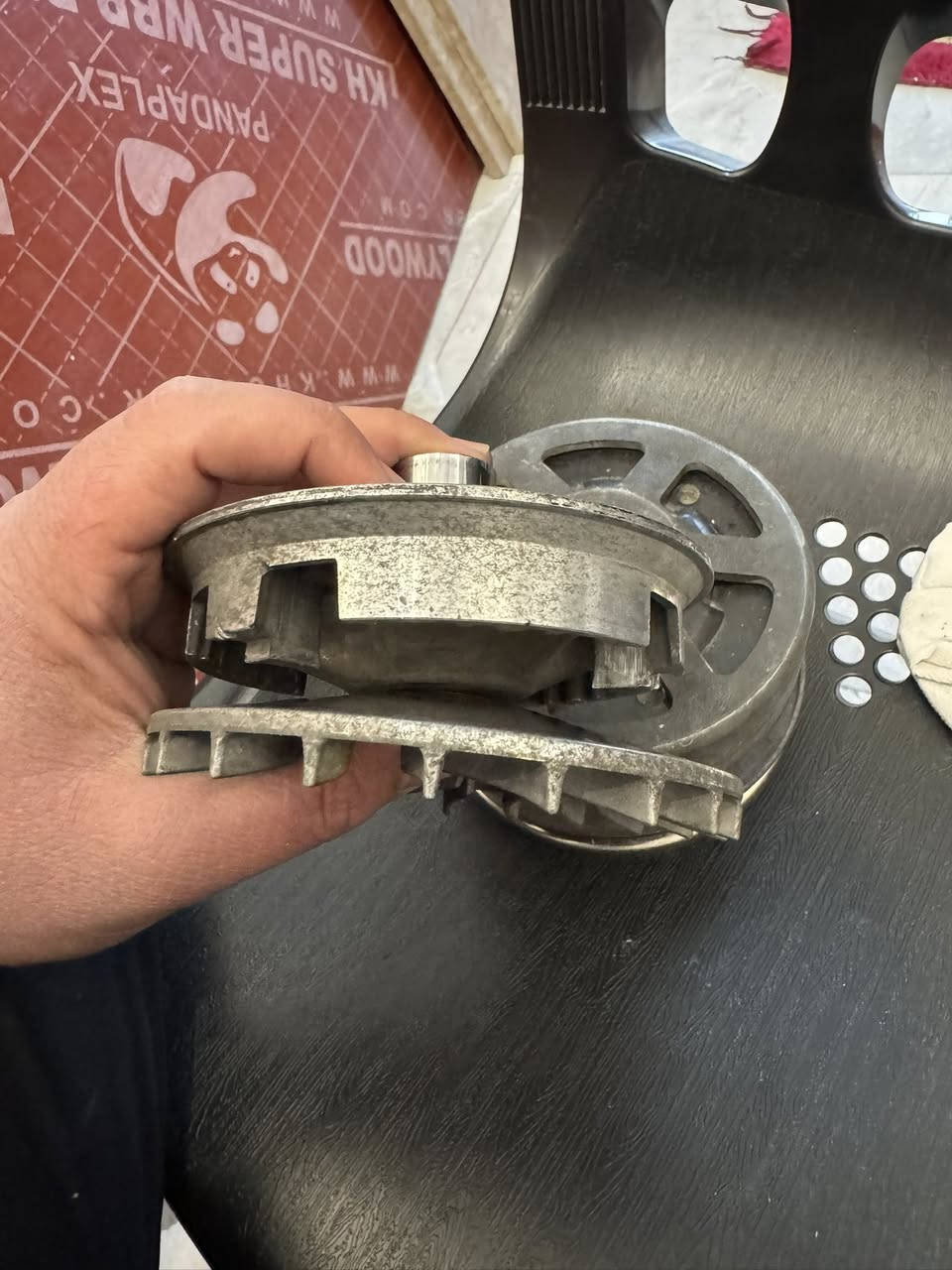 للبيع زوج كلجات مال سكنس علشغل سعرهم ١٠٠مكاني الحريه ***********
