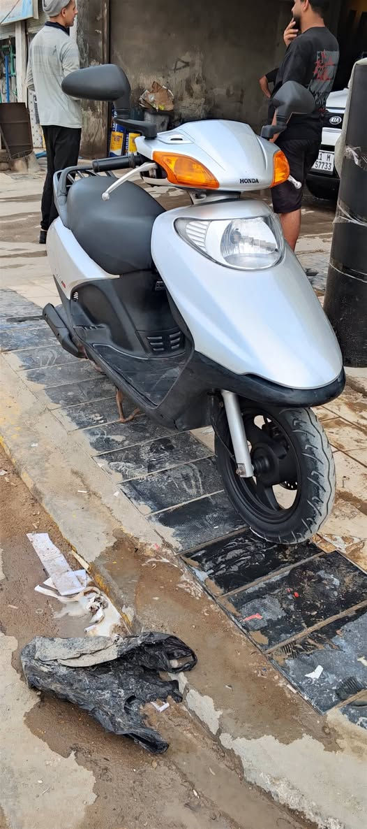 سلام عليكم ورحمه الله وبركاته
دراجة سبيسي للبيع ياباني  الدراجة خير من الله مكينه ناعمة كهربائيات كلها شغاله محركة نظيف وما بيه اي نقص العنوان واسط قظاء النعمانية قرب اسواق اولاد مسلم    رقم الهاتف  ***********
السعر 650 وبيه مجال
