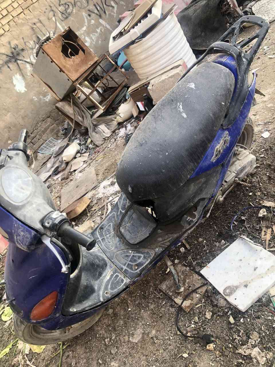 مرحبا دراجة اكزز متروكة للبيع مكان كربلاء الحر***********
