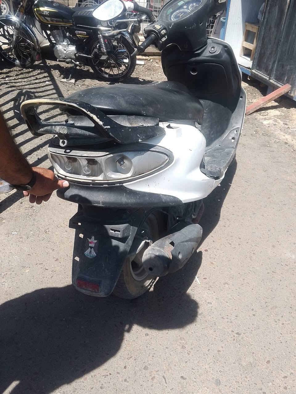 للبيع كوم حديد
1.ماكس منغولي 

2. دولفين 

الدراجات يشتغلن بس يرادلها تعديلات 

للتواصل راسلني خاص او عالرقم  ***********
