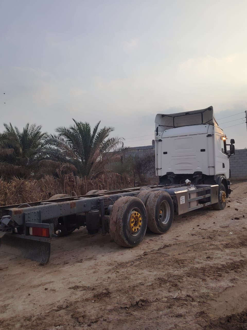 السلام عليكم سكانيا موديل 2004 محرك 470 انجكسن سوبرين كير كوبره رقم بصرة بئسمي مسجله بالسنويه براد السعر 265مكان البصرة 
***********
