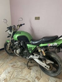 CBR ٤٠٠ • جيل اول • ١٦ ولف